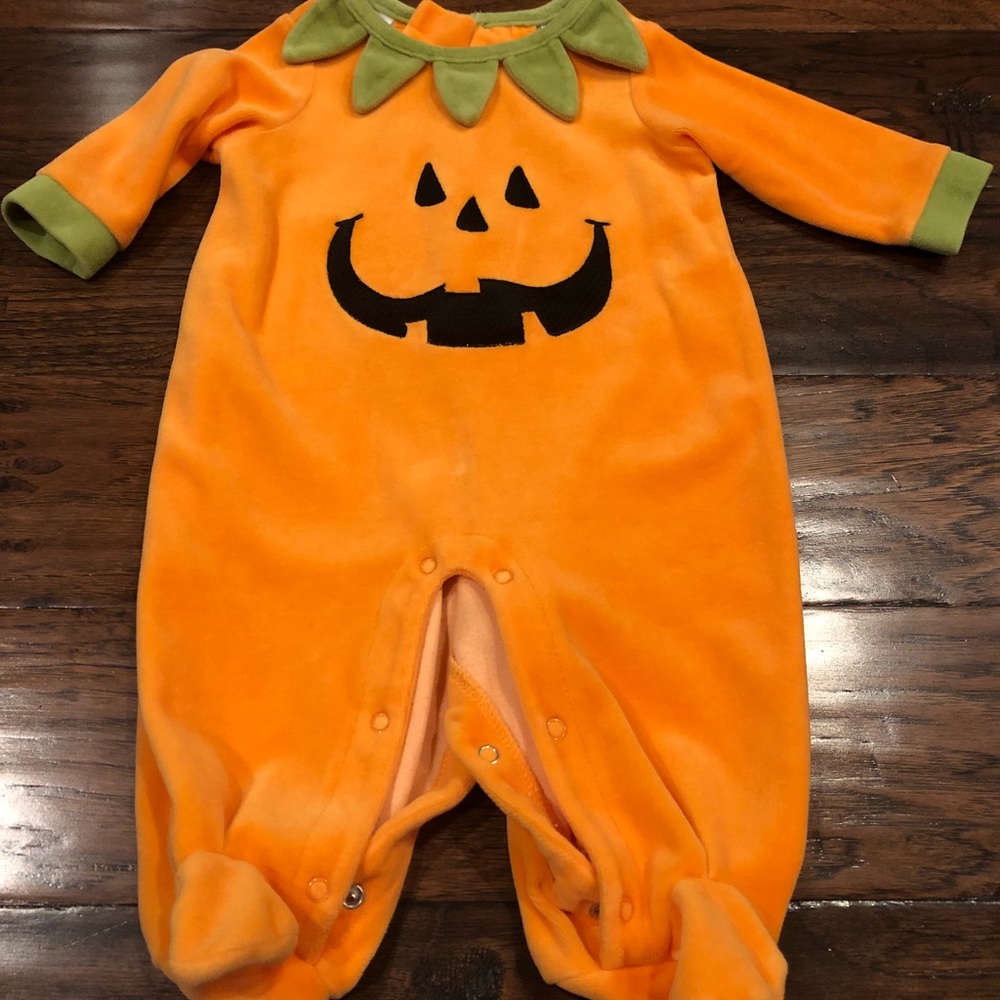 Baby pumpkin sleeper costume